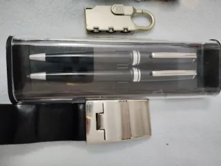 Reloj de pulsera plateado