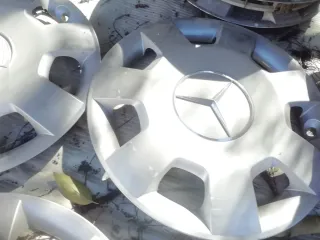 3 Tapacubos Mercedes Vito 16