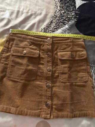 Minifalda pana camel Stradivarius