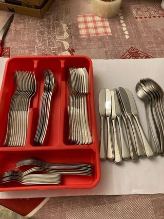 Juego de cubiertos metálicos de acero