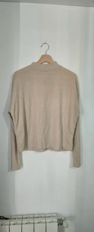 Camiseta fina Stradivarius Talla M beige