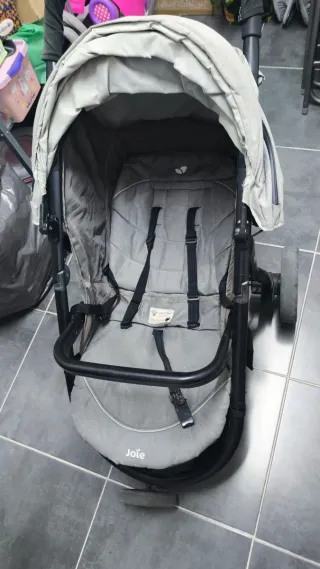 Silla de paseo Joie gris