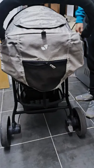 Silla de paseo Joie gris