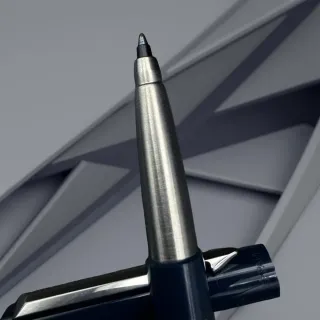 Bolígrafo Parker azul con detalles dorados