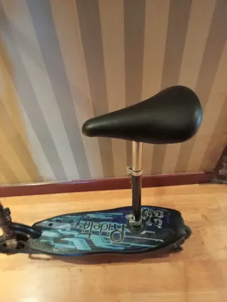 Patinete eléctrico con asiento