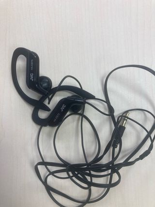 Auriculares Arbily y JVC