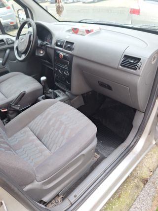 Ford Tourneo Connect 2005