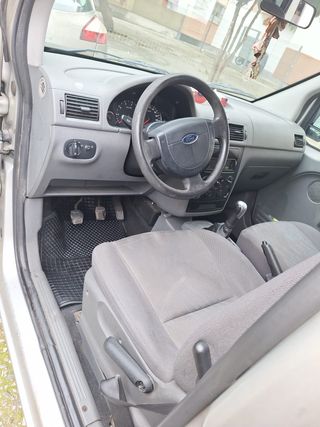 Ford Tourneo Connect 2005