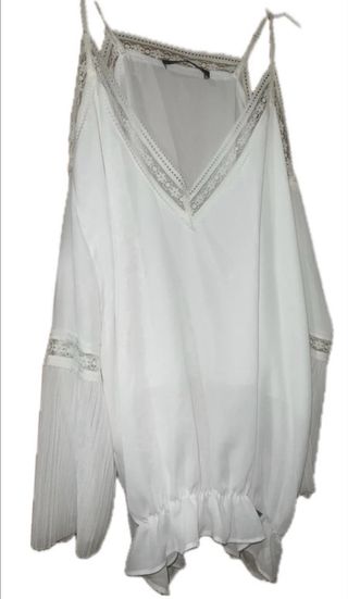Blusa blanca manga larga con encaje