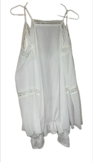 Blusa blanca manga larga con encaje