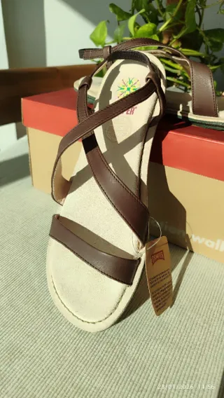 Sandalias Camper Planas Beige y Marrón