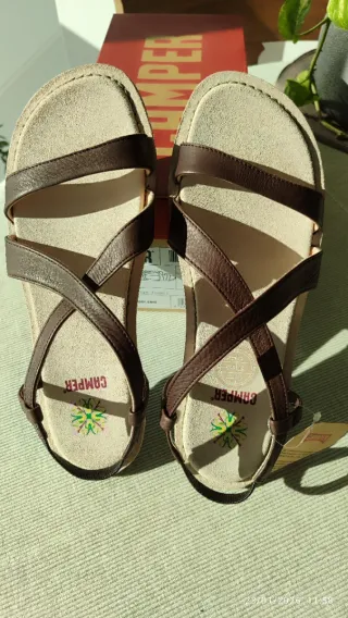 Sandalias Camper Planas Beige y Marrón