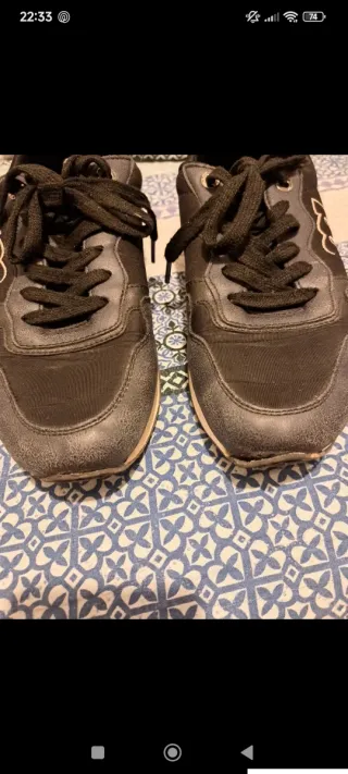 Zapatillas Mustang negras y grises