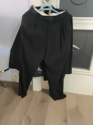 Traje novio gris oscuro y negro