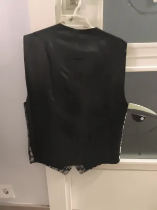 Traje novio gris oscuro y negro