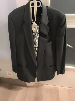 Traje novio gris oscuro y negro