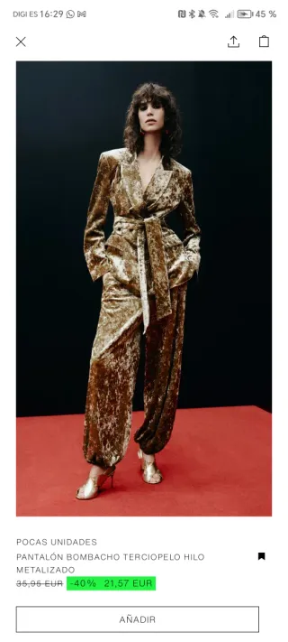 Traje de chaqueta y pantalón dorado