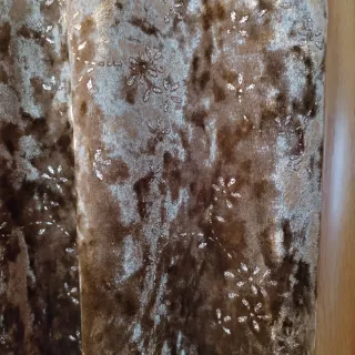 Traje de chaqueta y pantalón dorado