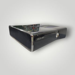 CONSOLA XBOX 360 S + MANDO + VOLANTE + KINECT + DISCO DURO 120 GB + CABLES