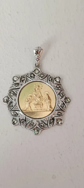 Medalla Religiosa Antigua Art Decó