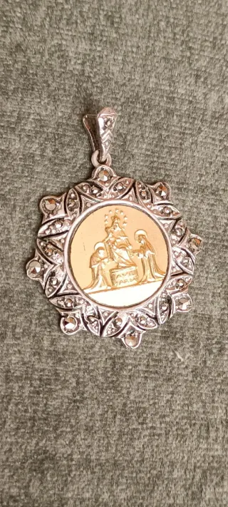 Medalla Religiosa Antigua Art Decó