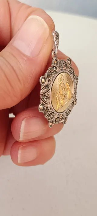 Medalla Religiosa Antigua Art Decó