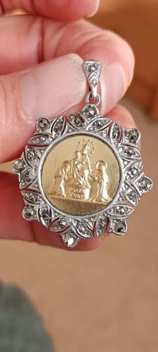 Medalla Religiosa Antigua Art Decó