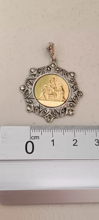 Medalla Religiosa Antigua Art Decó