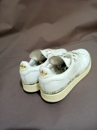 Zapatillas Adidas Stan Smith Blancas y Doradas