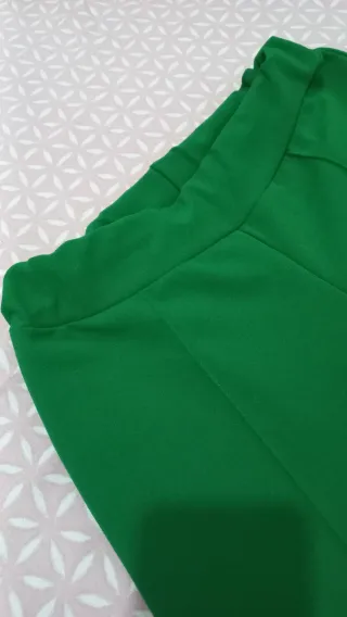 Pantalón verde bota ancha talla M