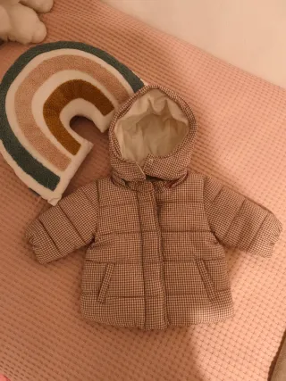 Abrigo bebé cuadros Coconut 6-9meses como nuevo