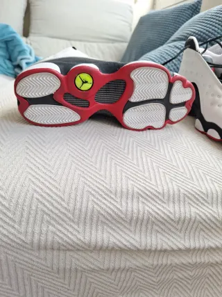 Zapatillas Jordan Negras y Blancas