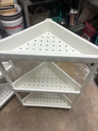 Estanterías de esquina blancas