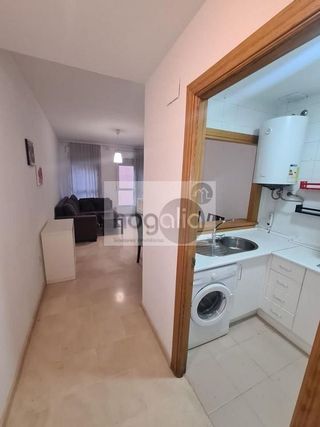 Piso en alquiler en Pedro Salvador - Las Palmeritas en Sevilla