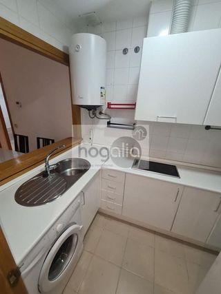 Piso en alquiler en Pedro Salvador - Las Palmeritas en Sevilla