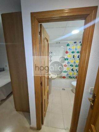 Piso en alquiler en Pedro Salvador - Las Palmeritas en Sevilla