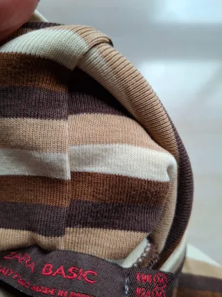 Camiseta Zara cuello alto rayas