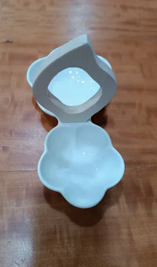 Porta stuzzichini in porcellana e legno