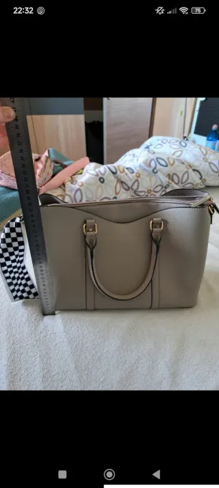 Bolso de mano dorado