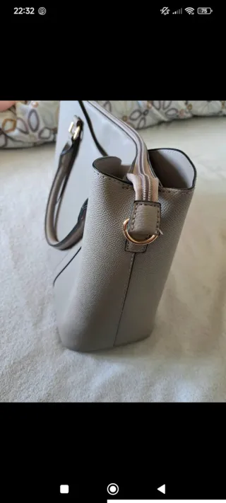 Bolso de mano dorado