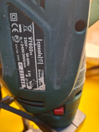 Torre de taladro con tornillo de banco