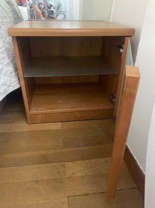 2 Comodini in Legno e Vetro