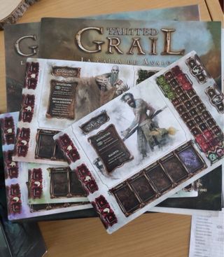 Tainted Grail: La Caída de Avalon Juego de Mesa