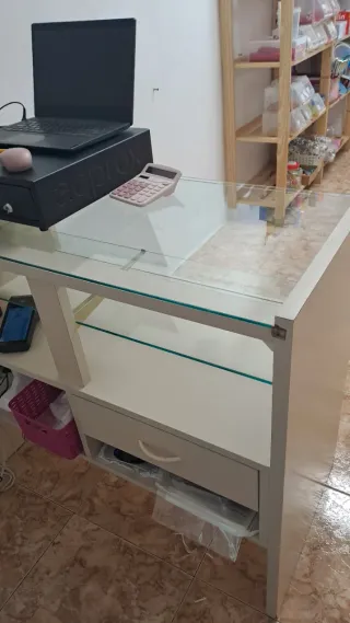 Mostrador acristalado madera y cristal