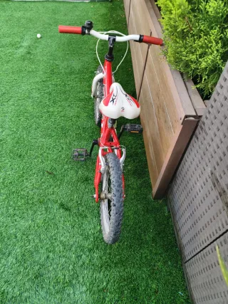 Bicicleta infantil roja 16"