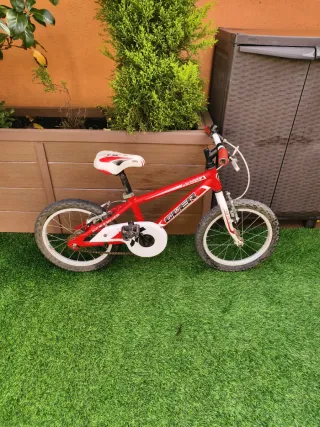 Bicicleta infantil roja 16"