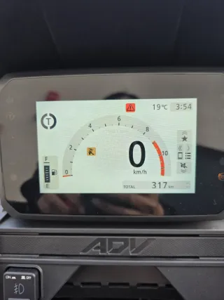 Honda ADV350 2025 con todos los extras y 317 kms