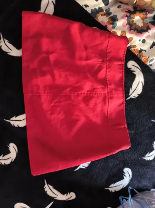 Falda corta roja