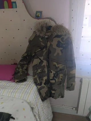 Conjunto Plumas y Pantalón Camuflaje