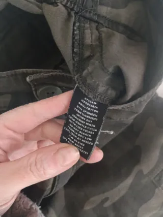 Conjunto Plumas y Pantalón Camuflaje